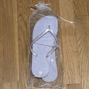 BRAND NEW WOMEN’S FLIP FLOPS 🩴 SIZE SMALL